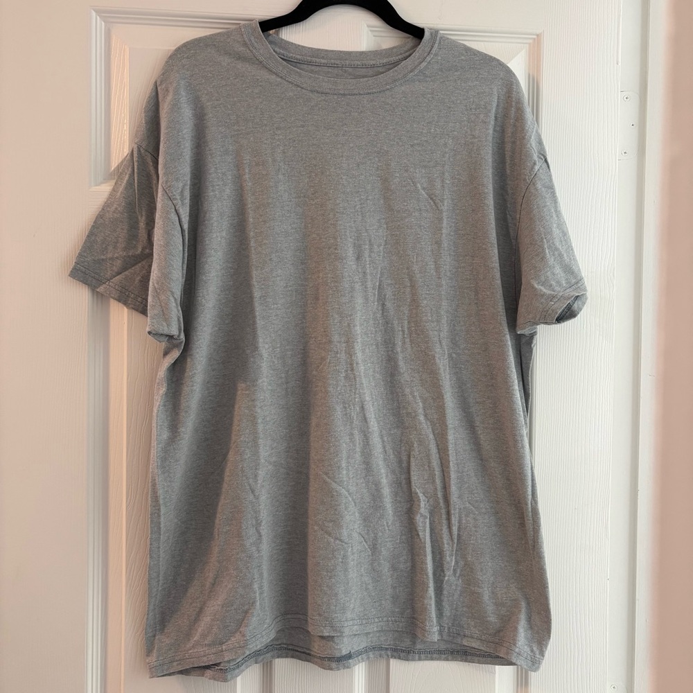 Classic Hanes Light Gray Short Sleeve Tee - Size XL - Item 0286
